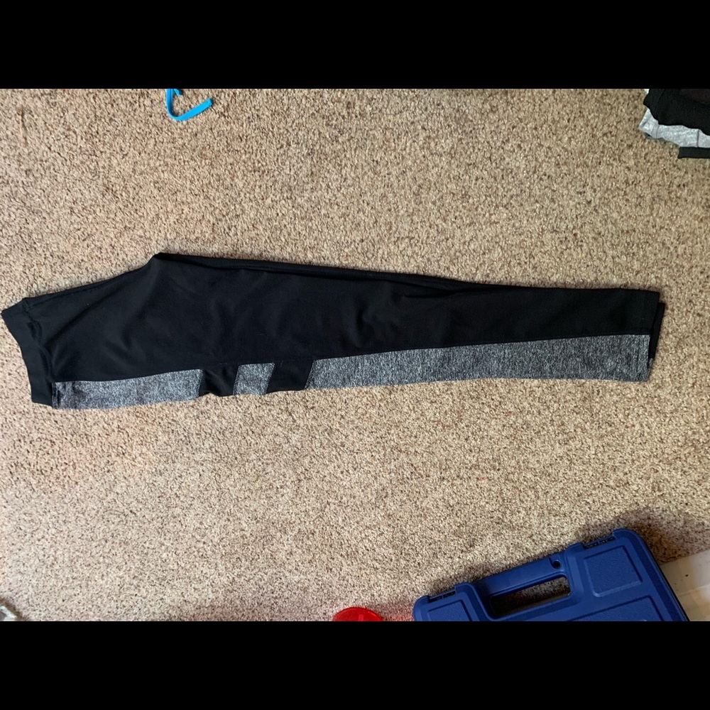Size small pop fit leggings